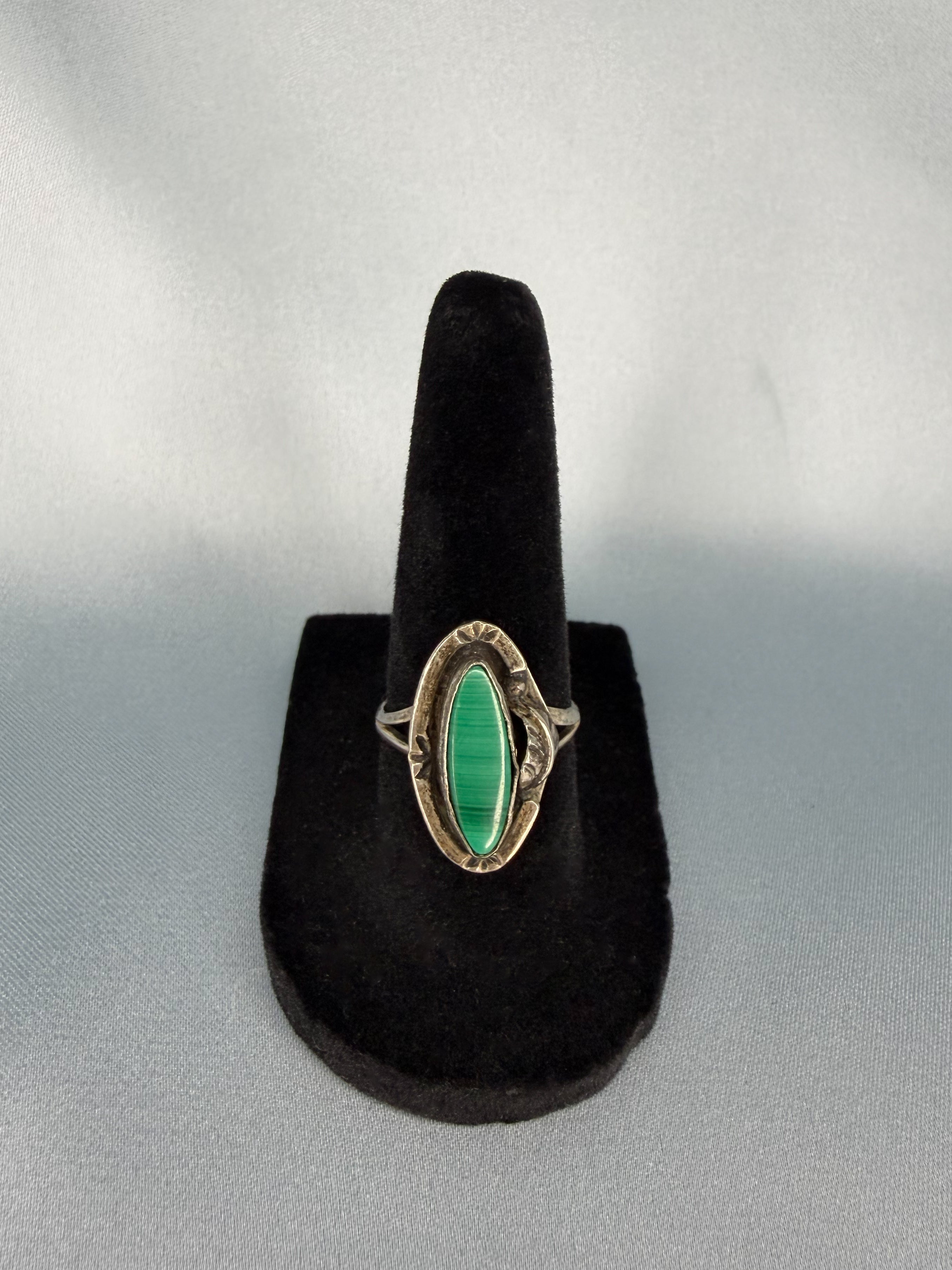 1970s Malachite + Sterling Silver Mexican Ring (Size 7)