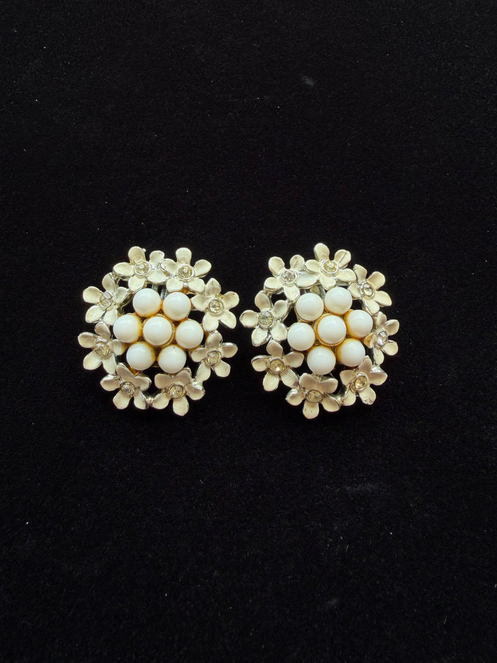 Charel White Flower Clip Earrings