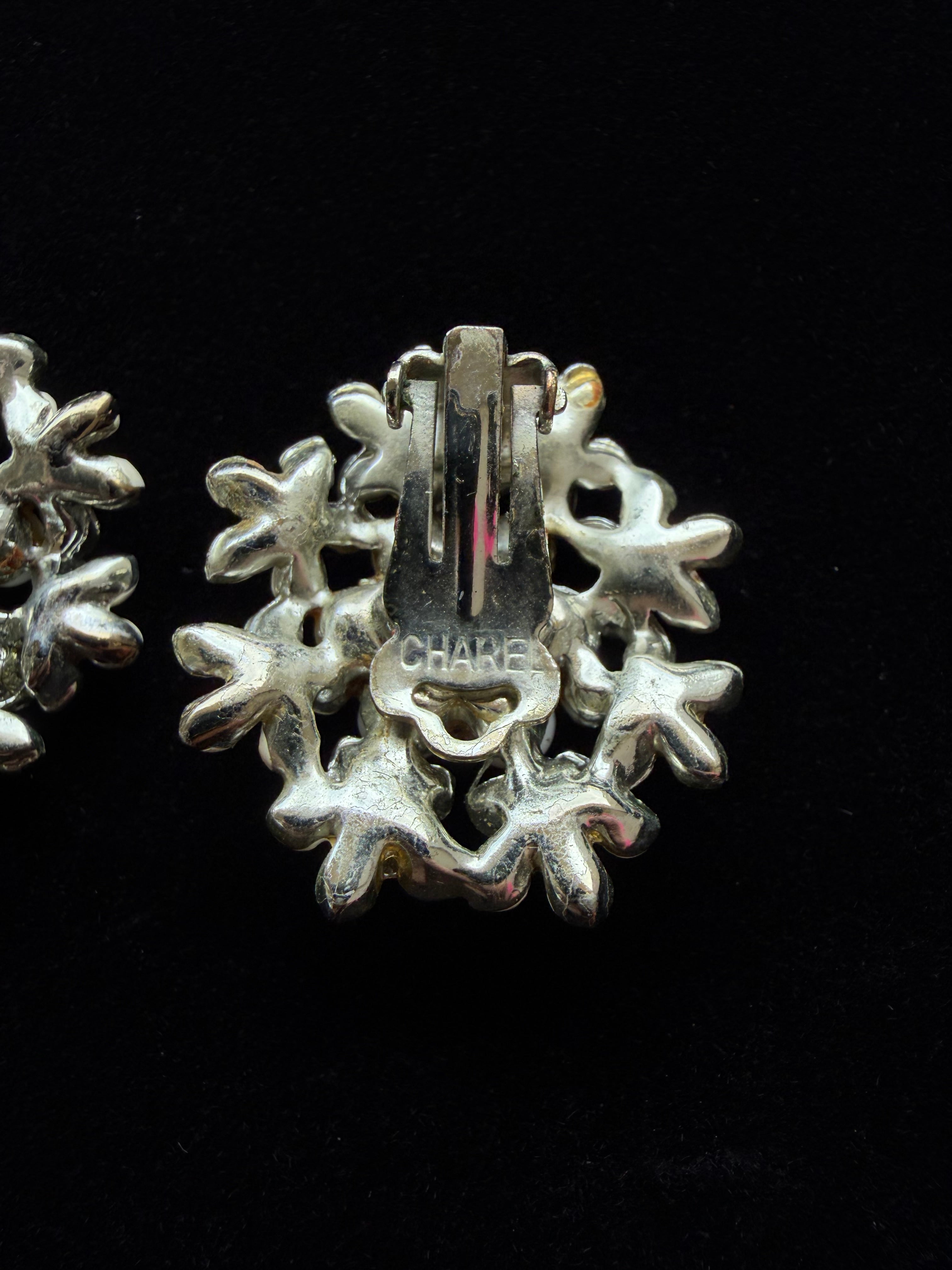 Charel White Flower Clip Earrings